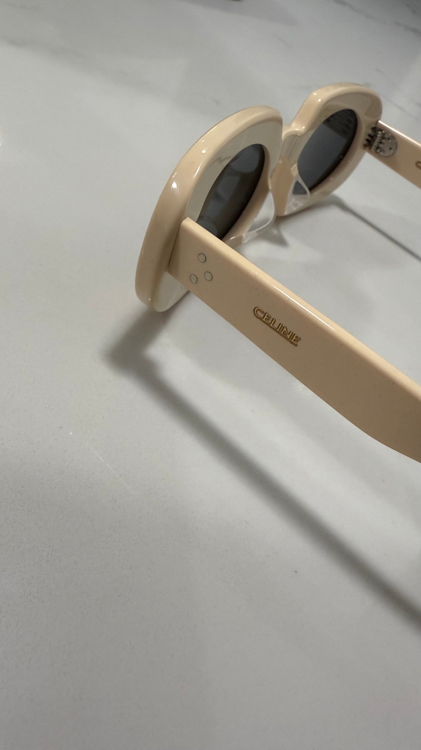 Celine Sunglasses color crema
