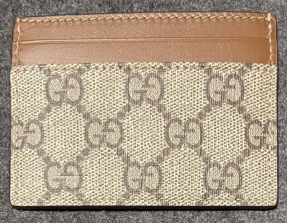 New Authentic Gucci GG Supreme Beige Canvas Leather Card Case Holder