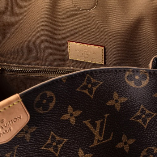 Louis VuittonGraceful Handbag Monogram Canvas PM