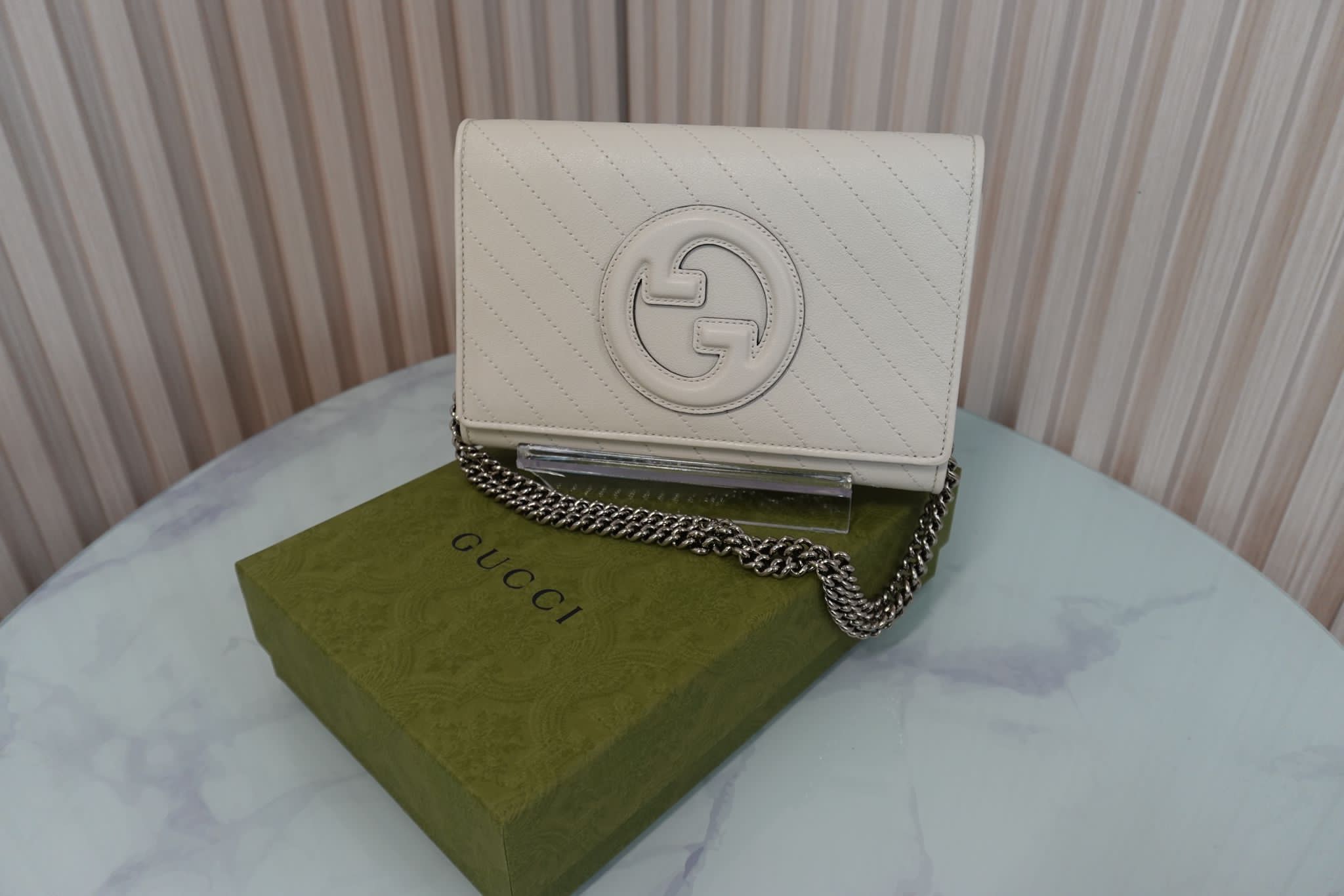 New Gucci Blondie Chain Wallet In White
