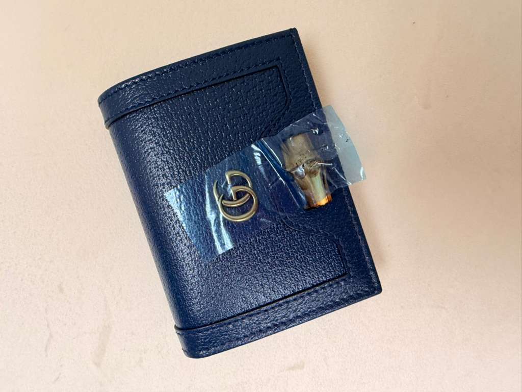 New GUCCI Leather Blue Wallet