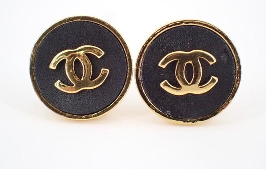 Chanel botton clip earrings